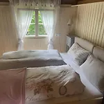 Zirkuswagen Am Labes