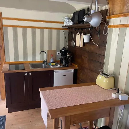 Zirkuswagen Am Labes *