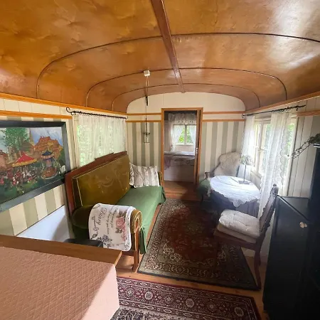 Zirkuswagen Am Labes * Neuglobsow