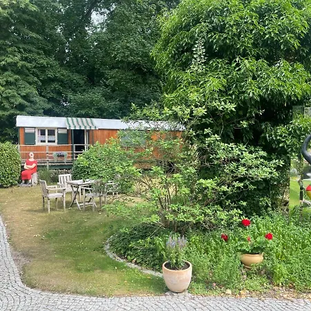 Zirkuswagen Am Labes